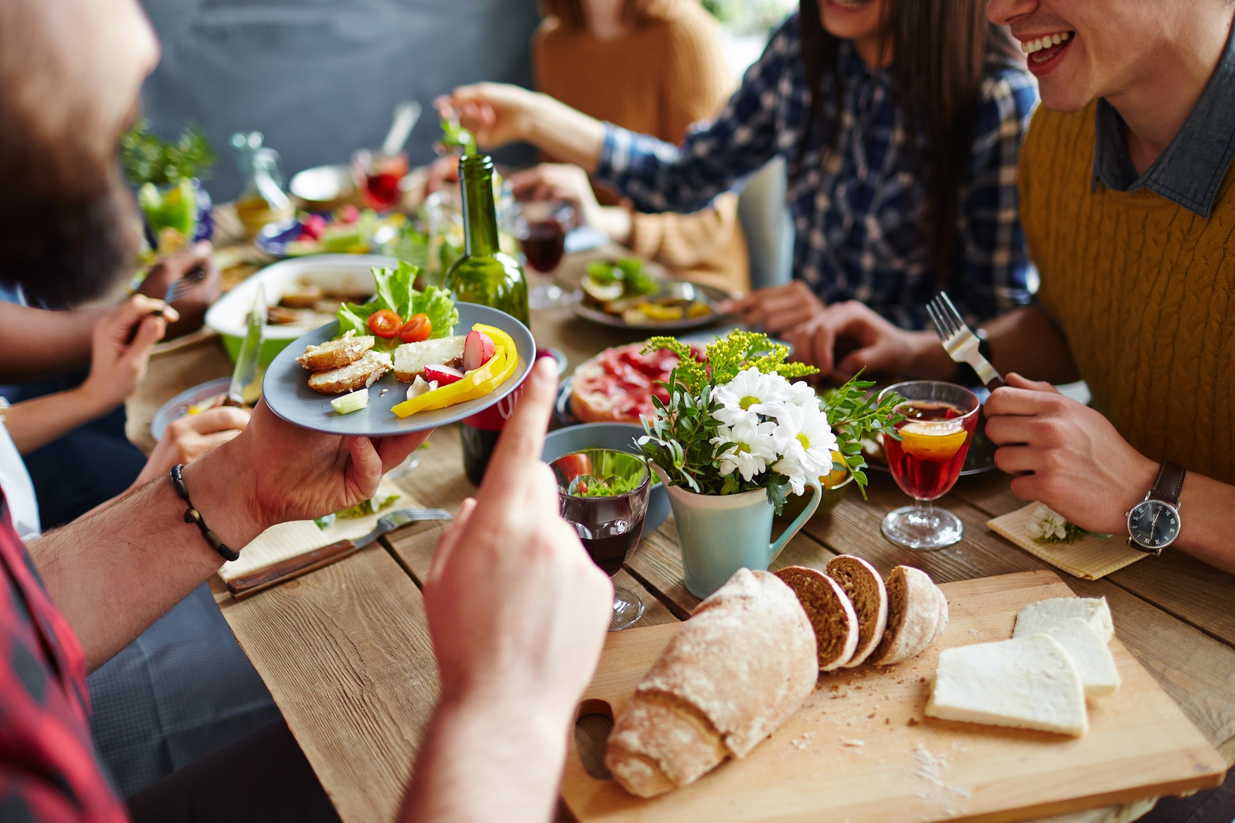 Dışarıda Yemek Yerken Diyeti Bozmamak İçin İpuçları