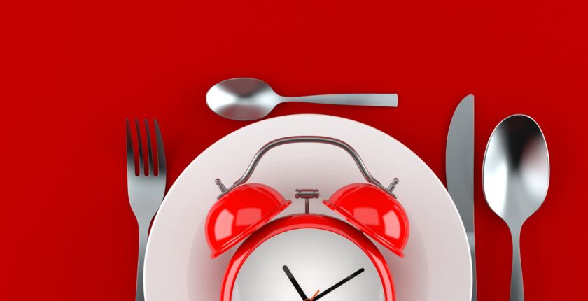 Aralıklı Oruç 16:8 Başlangıç Rehberi: Saat Saat Ne Yenir?